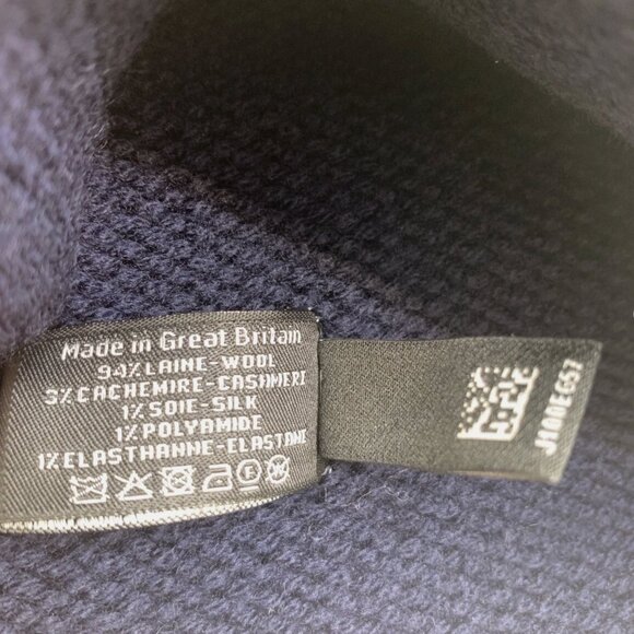 Authentic Chanel Navy Dark Blue Beanie Hat CC logo Brand New - Picture 8 of 14